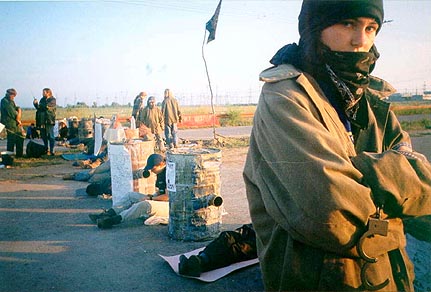 Protest camp in city
 Волгодонск. Blocade of road on the atomic station. 1997